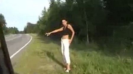 Дальнобойщик насилует высокую автостопщицу