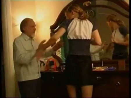 Седой дедуля насилует свою соседку по комуналке