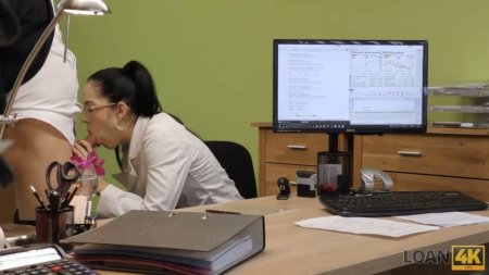 За недостачу пришось ебаться с начальником